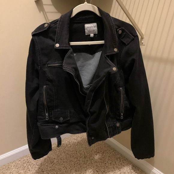 torrid Jackets & Blazers - TORRID Moto Jacket size 2
